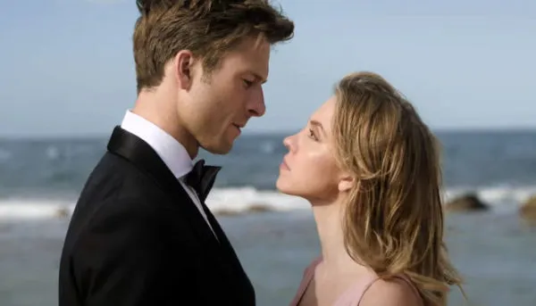 anyone but you trailer 101923 1 838e099c27694480867f07c1931d1003 1