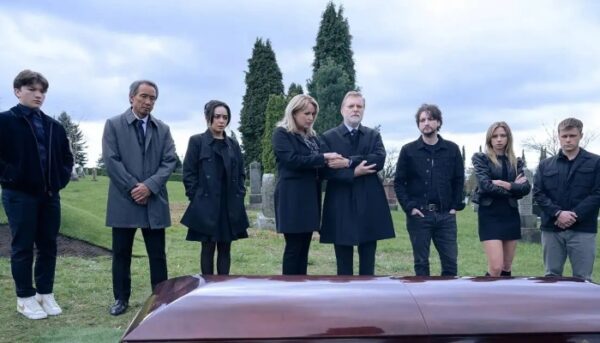 Destino final, lazos de sangre: una nueva entrega que mantiene vigente a la franquicia, sin sentirse repetitiva ni innecesaria 4 final destination bloodlines cast featured