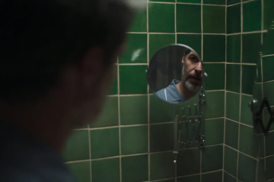 834020 web una 20luz 20negra