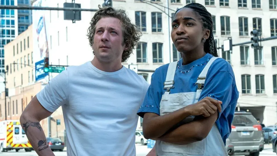 Ayo Edebiri como Sydney en The Bear, favorita en los Premios Emmy 2025
