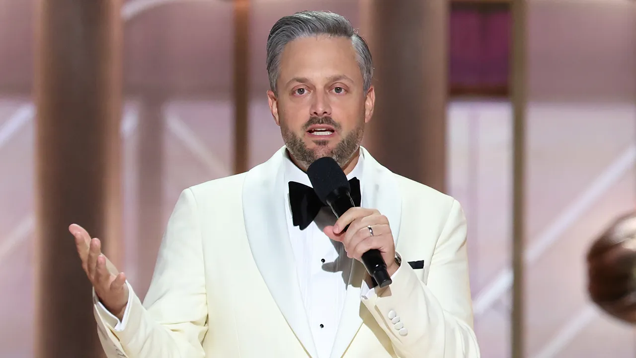 Nate Bargatze presentará la ceremonia de los Premios Emmy 2025