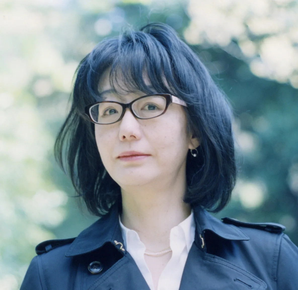 Bajo el ojo del gran pájaro: un relato complejo y, curiosamente, esperanzador del futuro de la humanidad 2 Hiromi Kawakami headshot